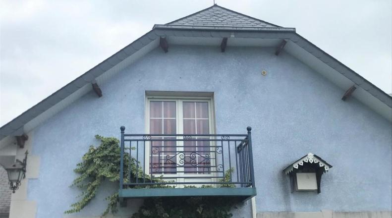 Les Gites De La Maison Bleue D'Estialescq מראה חיצוני תמונה