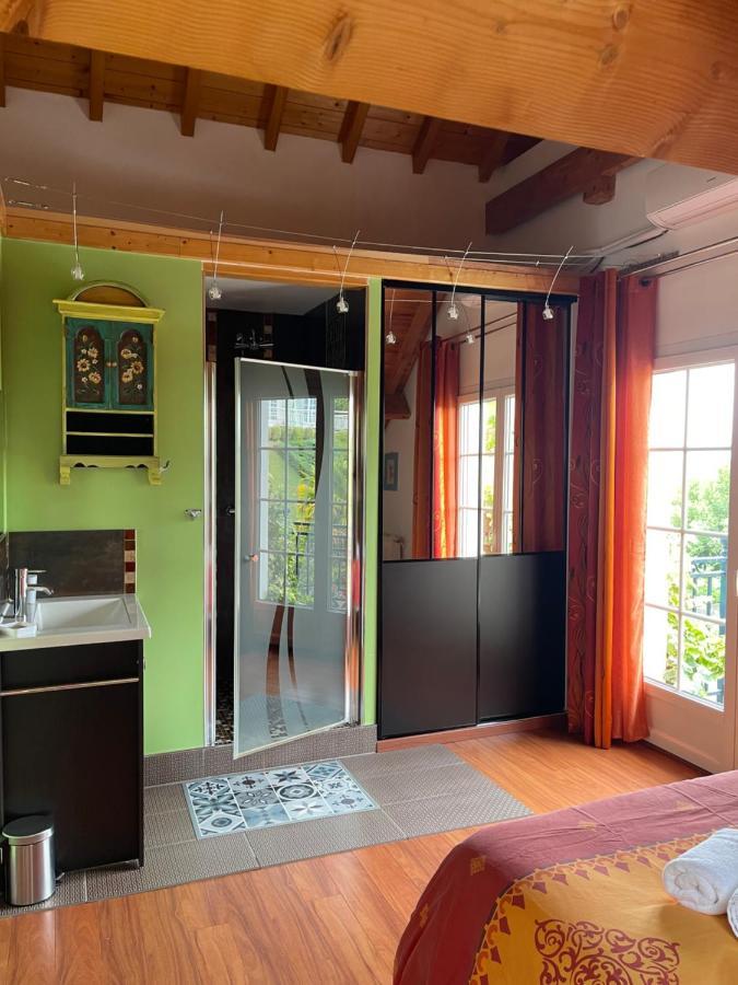 Les Gites De La Maison Bleue D'Estialescq מראה חיצוני תמונה